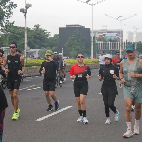 Race photo from FIRST SUNDAY RUN