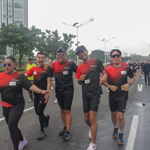 Race photo from FIRST SUNDAY RUN