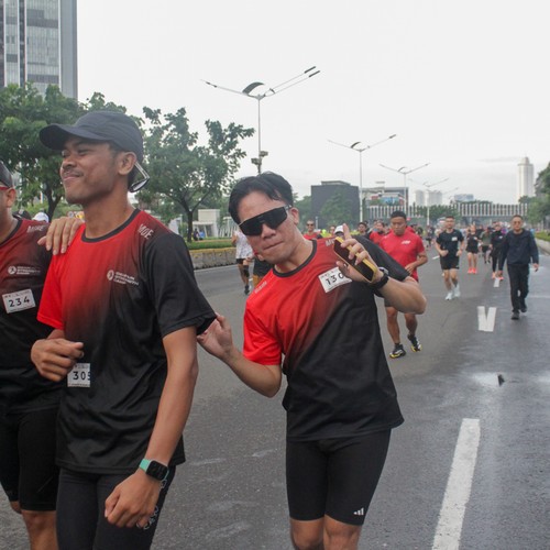 Race photo from FIRST SUNDAY RUN