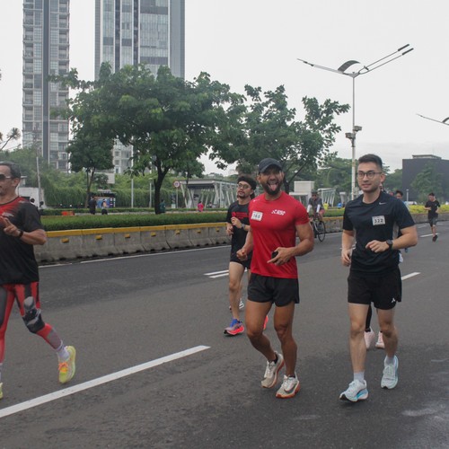 Race photo from FIRST SUNDAY RUN