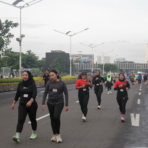 Race photo from FIRST SUNDAY RUN