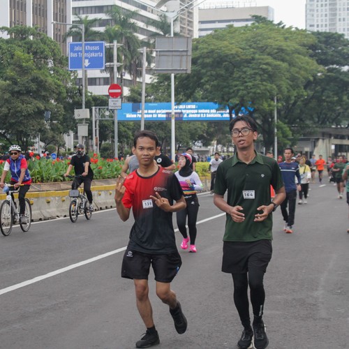 Race photo from FIRST SUNDAY RUN