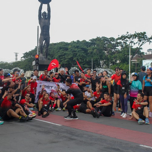 Race photo from FIRST SUNDAY RUN