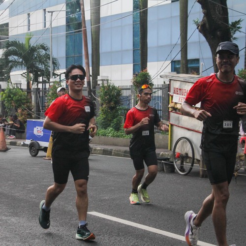 Race photo from FIRST SUNDAY RUN