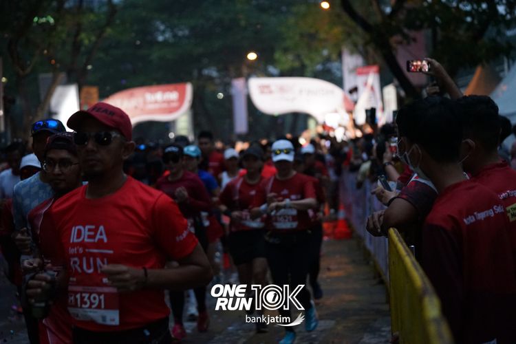 Race photo from ONE RUN 10 K