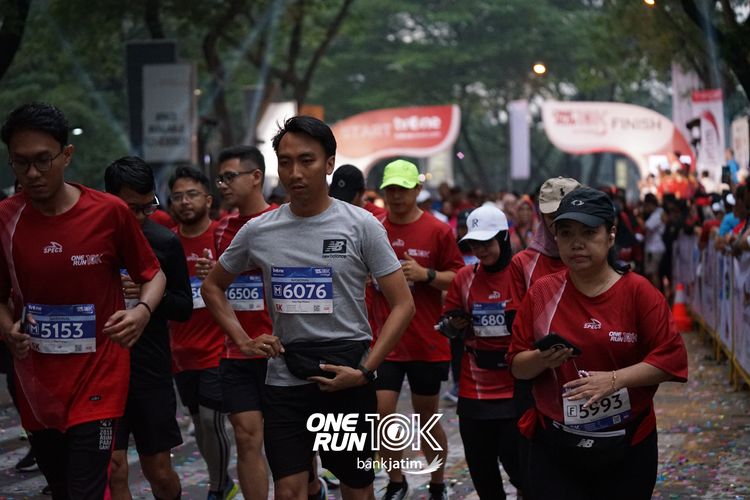 Race photo from ONE RUN 10 K