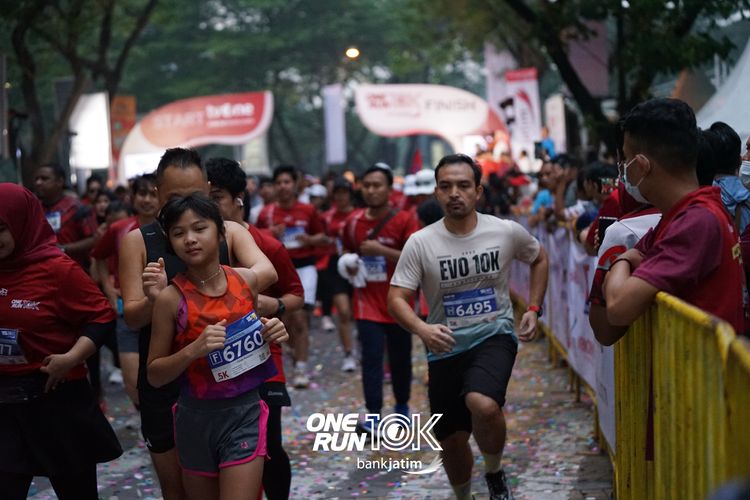 Race photo from ONE RUN 10 K