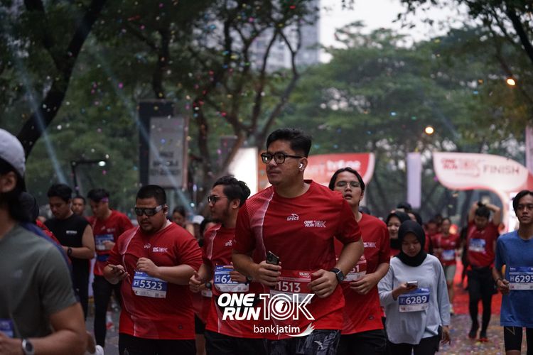 Race photo from ONE RUN 10 K