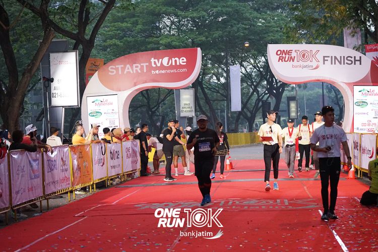 Race photo from ONE RUN 10 K