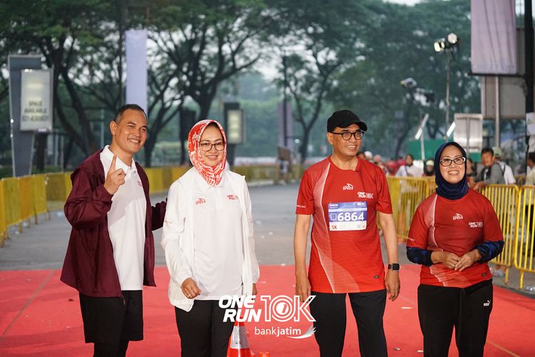 Race photo from ONE RUN 10 K