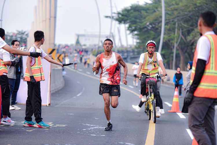 Race photo from NOTARACE 2025