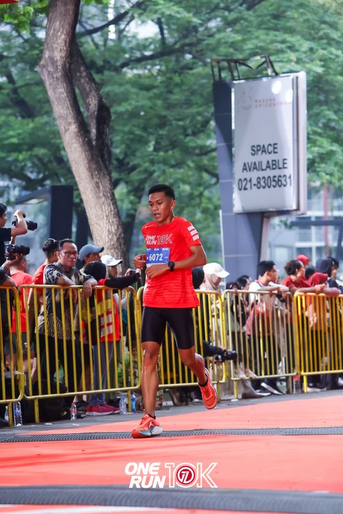 Race photo from ONE RUN 10K 2025