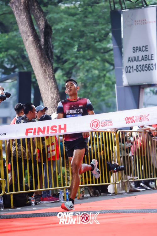 Race photo from ONE RUN 10K 2025