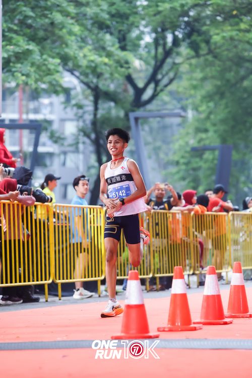 Race photo from ONE RUN 10K 2025