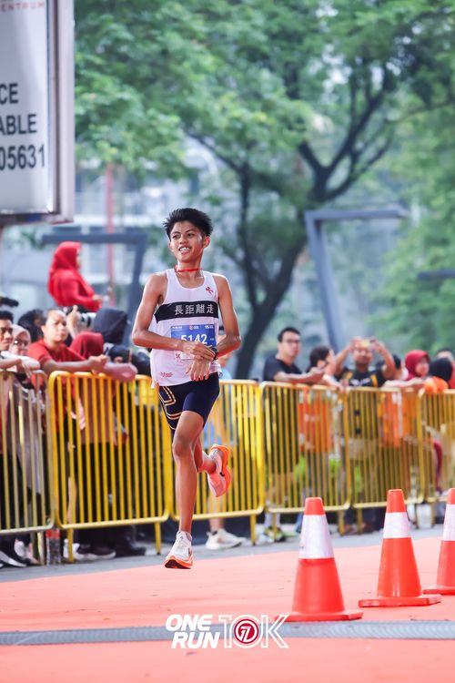 Race photo from ONE RUN 10K 2025