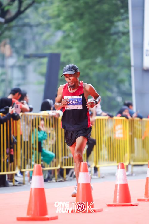 Race photo from ONE RUN 10K 2025