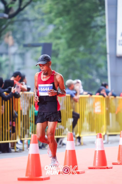 Race photo from ONE RUN 10K 2025