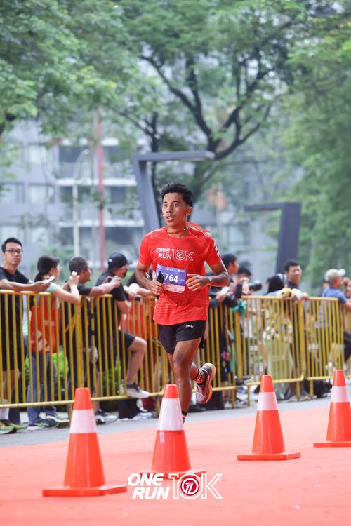 Race photo from ONE RUN 10K 2025