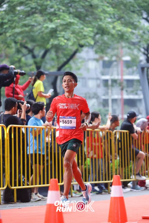 Race photo from ONE RUN 10K 2025