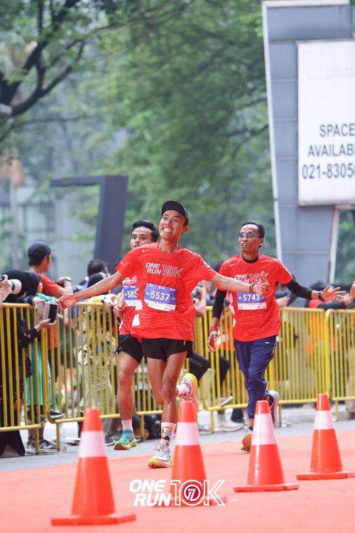 Race photo from ONE RUN 10K 2025