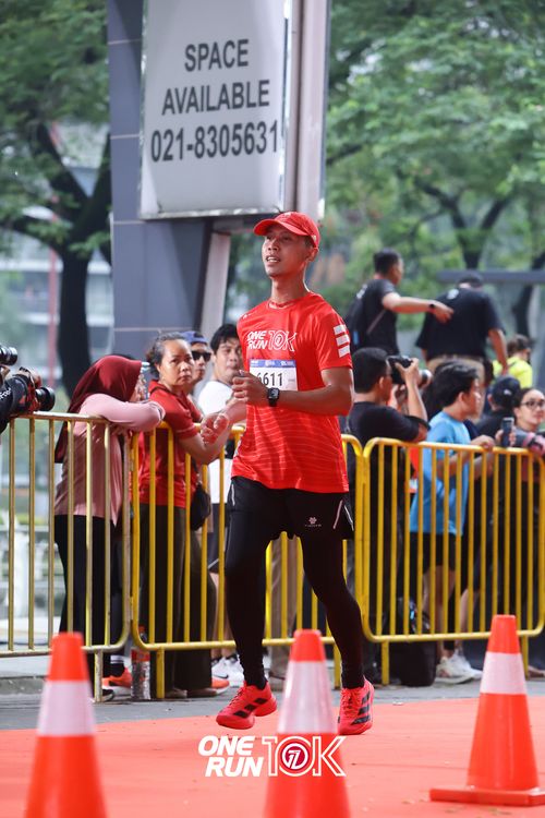 Race photo from ONE RUN 10K 2025