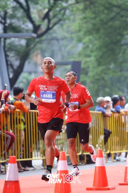 Race photo from ONE RUN 10K 2025