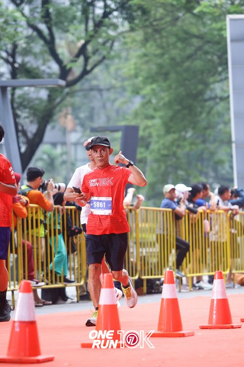 Race photo from ONE RUN 10K 2025