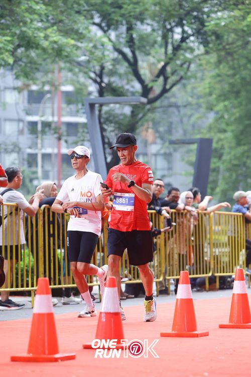 Race photo from ONE RUN 10K 2025