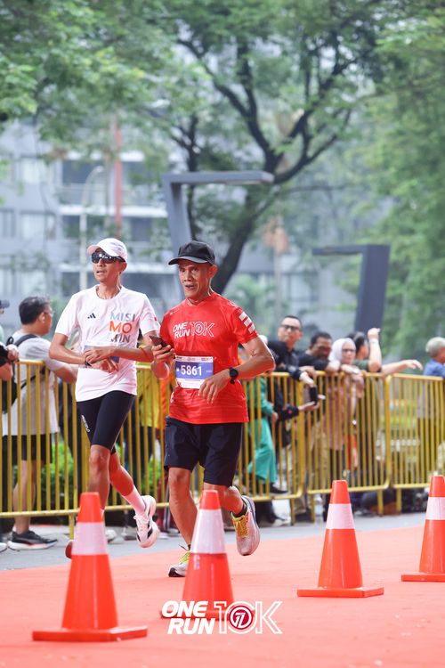 Race photo from ONE RUN 10K 2025
