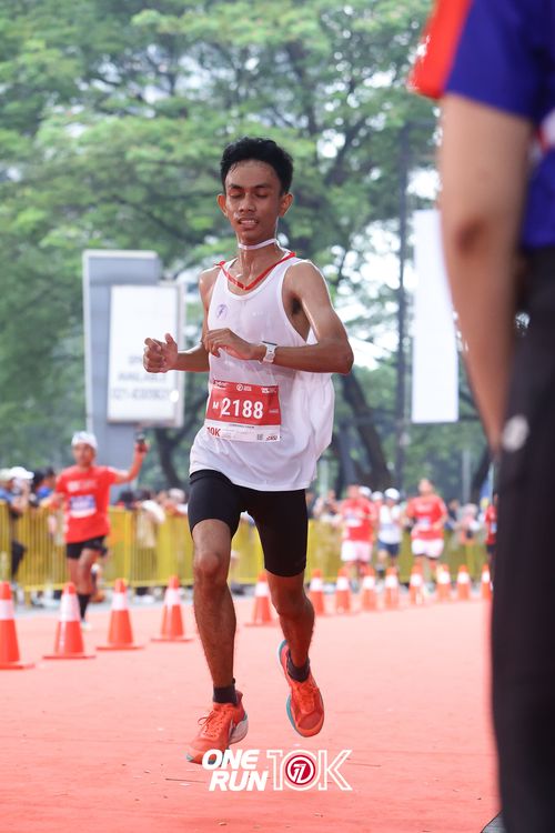 Race photo from ONE RUN 10K 2025