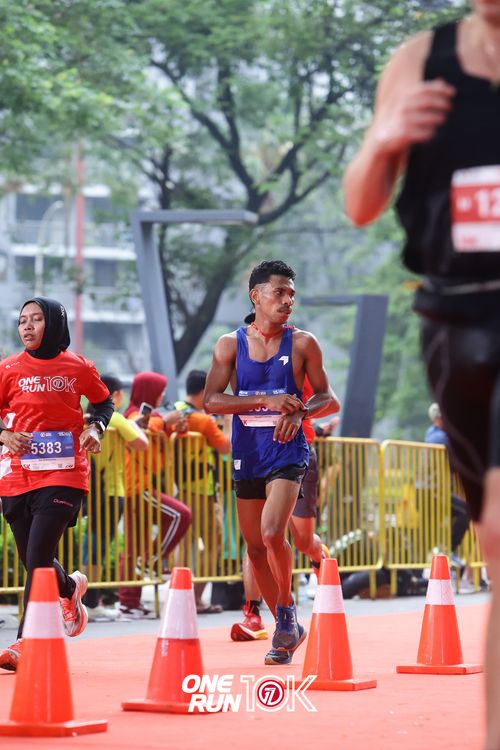 Race photo from ONE RUN 10K 2025