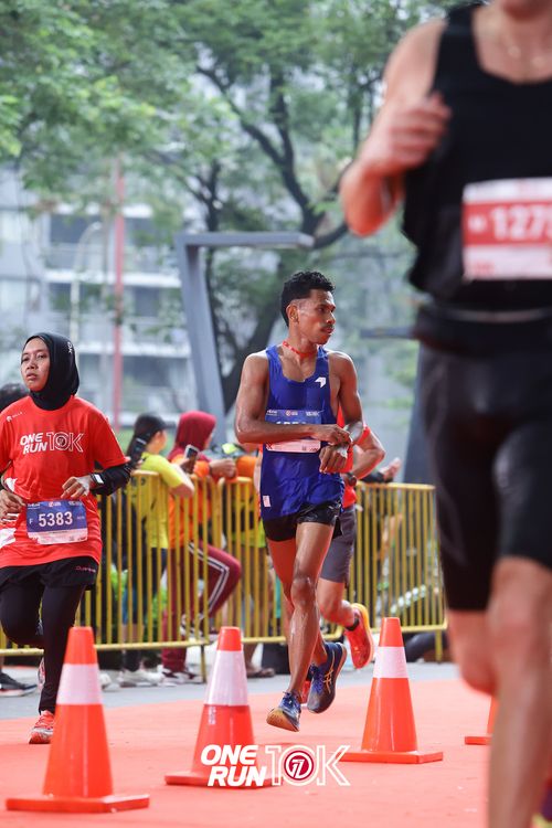 Race photo from ONE RUN 10K 2025