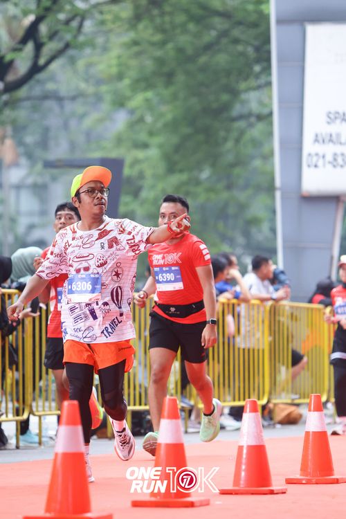 Race photo from ONE RUN 10K 2025