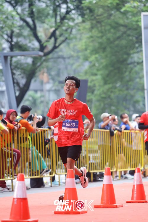 Race photo from ONE RUN 10K 2025