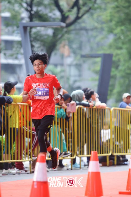 Race photo from ONE RUN 10K 2025