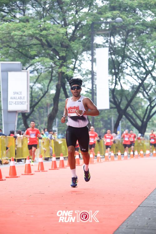 Race photo from ONE RUN 10K 2025