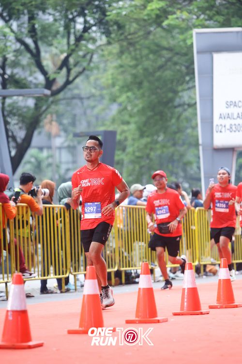 Race photo from ONE RUN 10K 2025