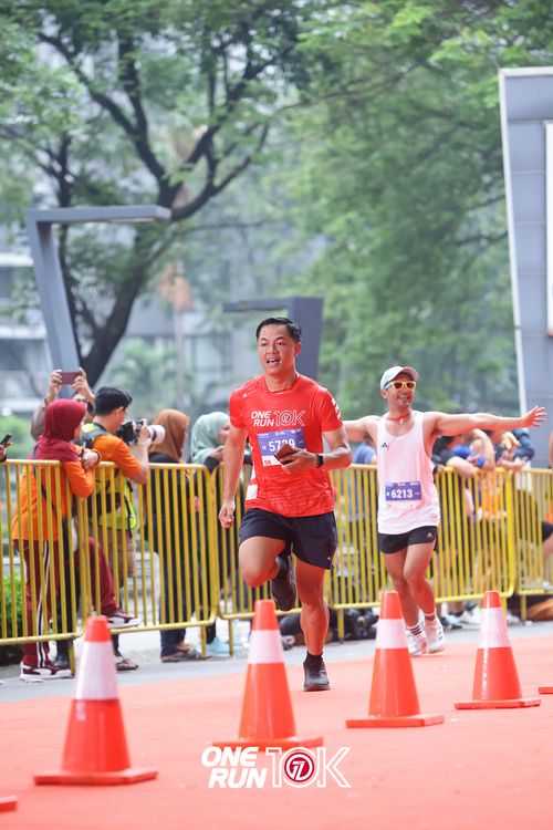 Race photo from ONE RUN 10K 2025