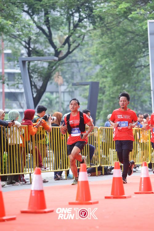 Race photo from ONE RUN 10K 2025