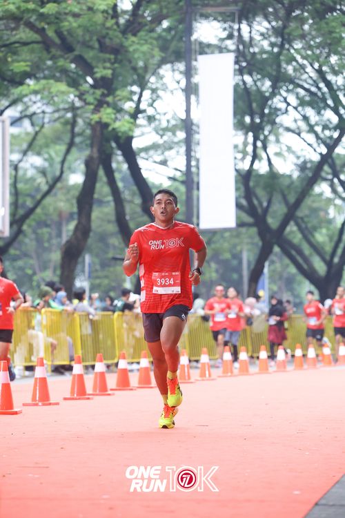 Race photo from ONE RUN 10K 2025