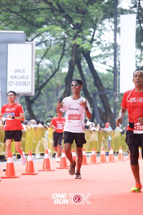 Race photo from ONE RUN 10K 2025