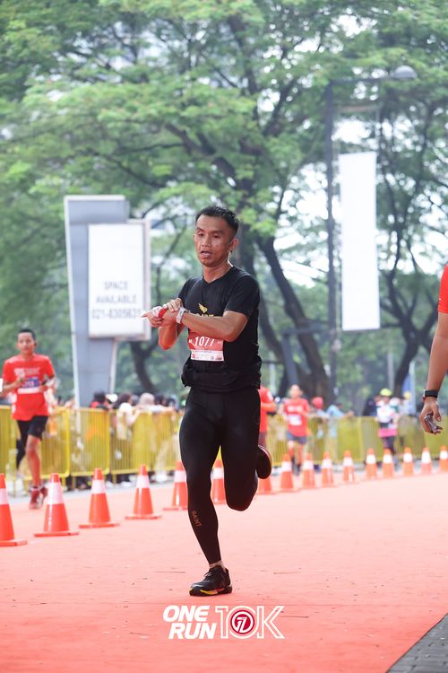 Race photo from ONE RUN 10K 2025