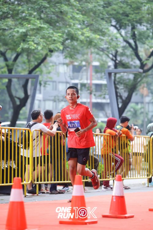 Race photo from ONE RUN 10K 2025