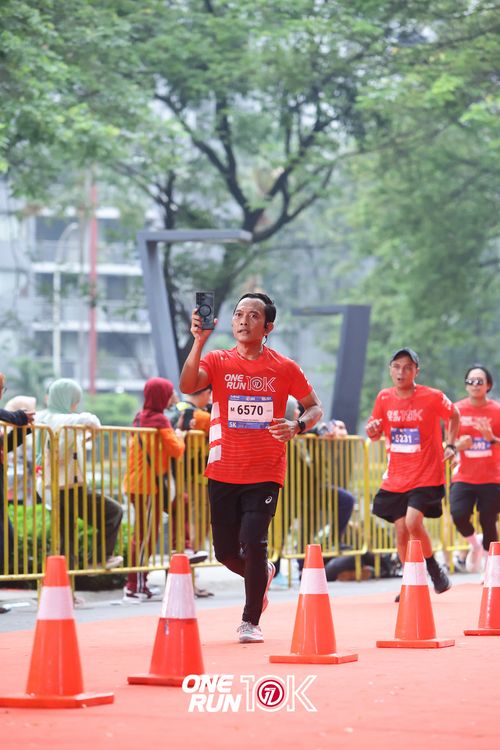 Race photo from ONE RUN 10K 2025
