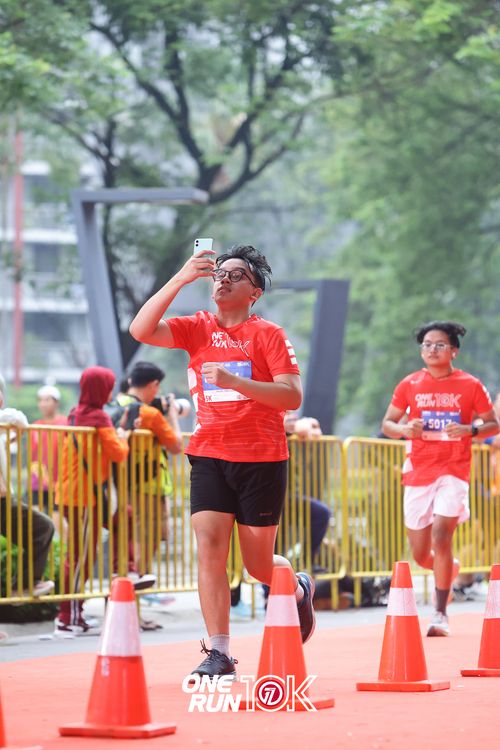 Race photo from ONE RUN 10K 2025