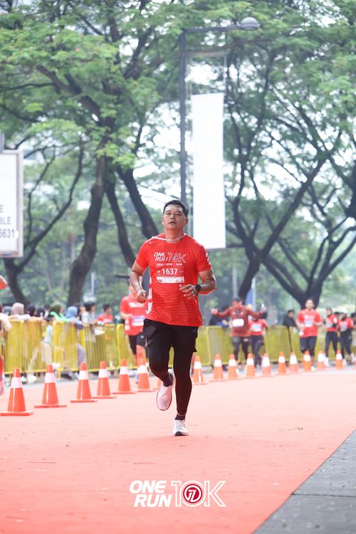 Race photo from ONE RUN 10K 2025