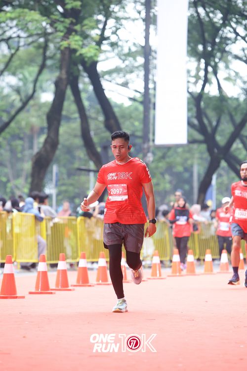 Race photo from ONE RUN 10K 2025