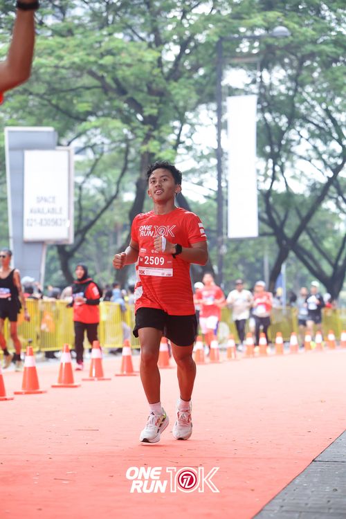 Race photo from ONE RUN 10K 2025