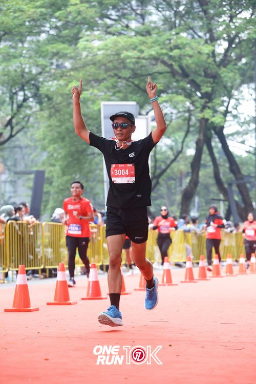 Race photo from ONE RUN 10K 2025