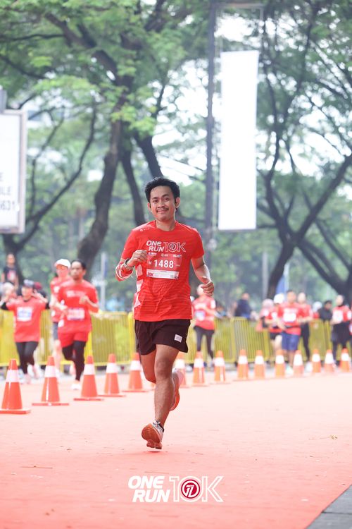Race photo from ONE RUN 10K 2025